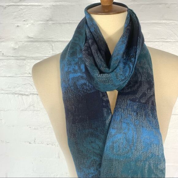 Steve Madden Blue Ombré Paisley Muffler Scarf O/S - Picture 3 of 5